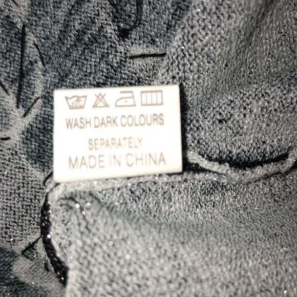 YisiFen • Vtg• Black/White • Silver Metallic Thread • Large • Shimmering Sweater - Picture 13 of 15